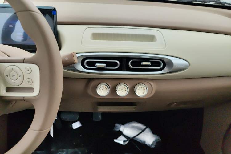 Used Wuling Hongguang MINIEV 2025 Four-Door Version Advanced Edition
