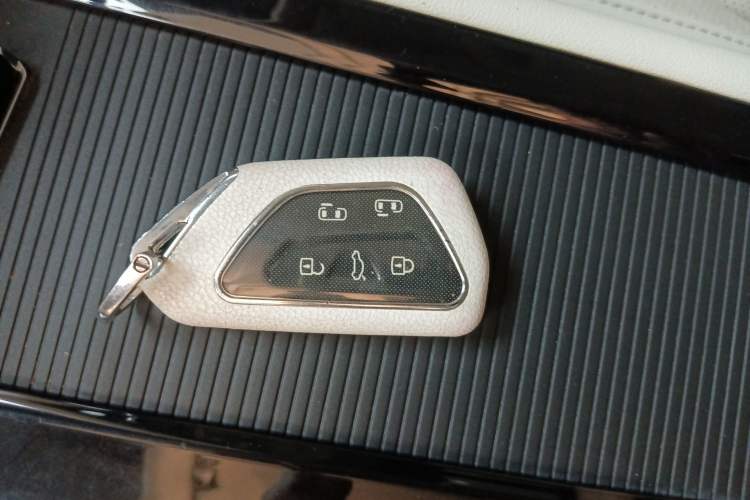 Used Volkswagen Viloran 2023 380TSI Luxury Edition