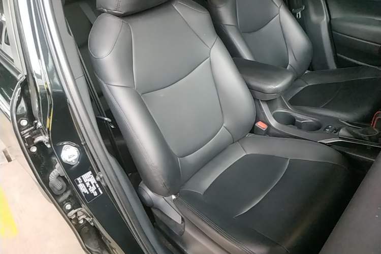 Used Toyota Corolla Cross 2023 2.0L Elite Edition Right Front Seat