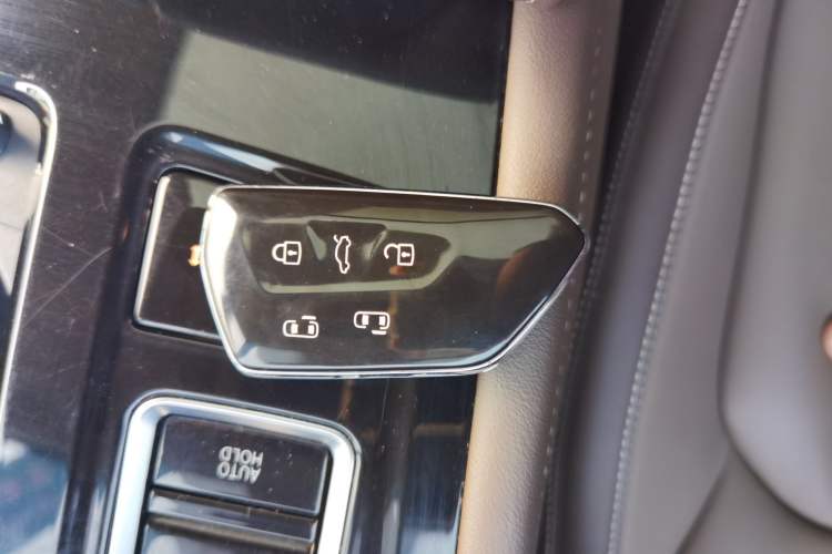 Used Volkswagen Viloran 2024 330TSI Luxury Edition