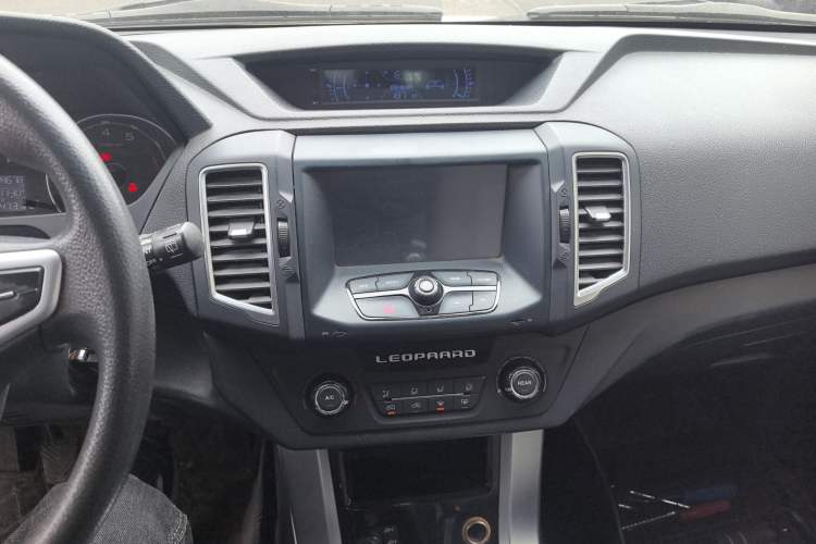 Used Leopaard Q6 2015 2.4L Manual 4x4 Excellence Edition