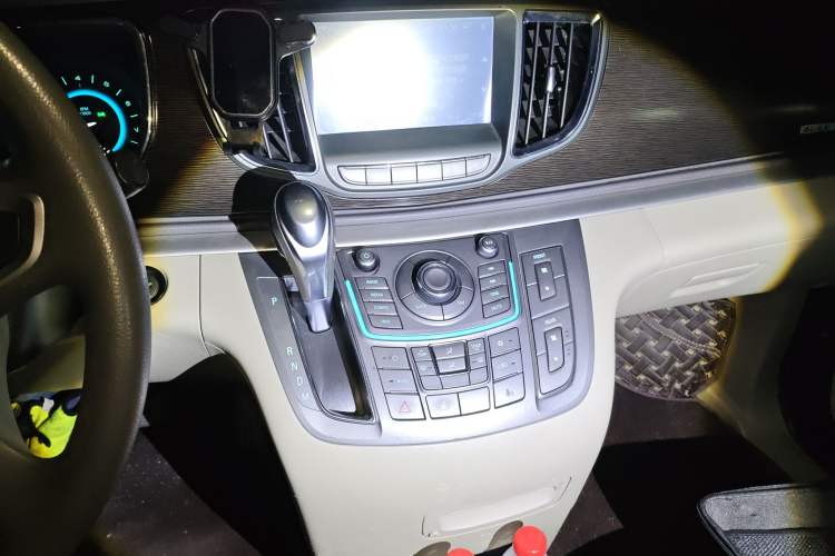 Used Buick GL8 2013 2.4L CT Luxury Business Comfort Edition
