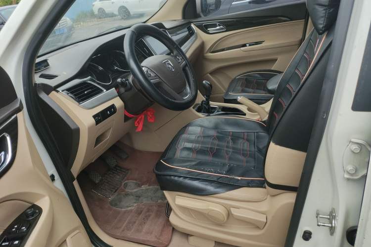 Used Baojun 730 2016 1.5T Manual Luxury Edition 7 Seats