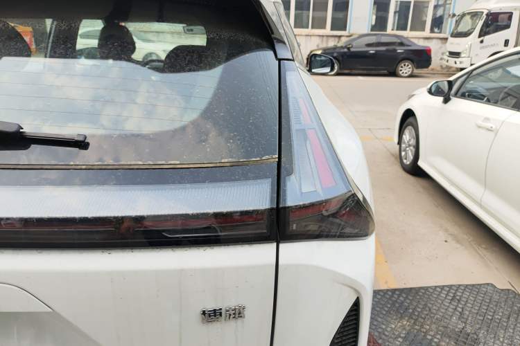 Used Geely Auto Emgrand X7 Sport 2026 Model 1.5TD Aspirational Right Rear Taillight