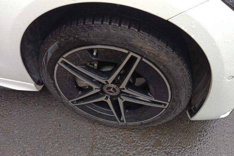 Used Mercedes-Benz C-Class 2023 C 260 L Bright Night Sports Edition Right Front Wheel Hub