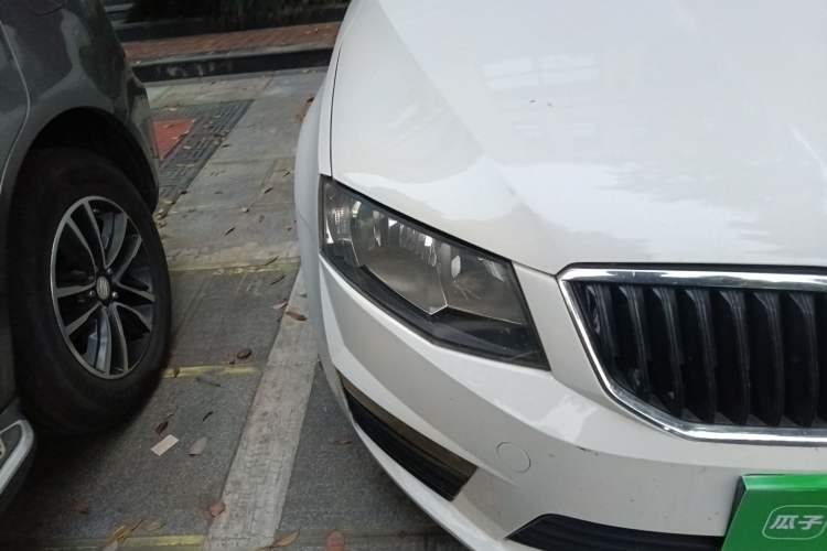 Used Skoda Octavia 2017 Classic Model 1.6L Manual Standard Edition