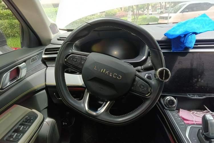 Used Lynk & Co 05 2020 2.0TD Two-Wheel Drive Shine Halo
