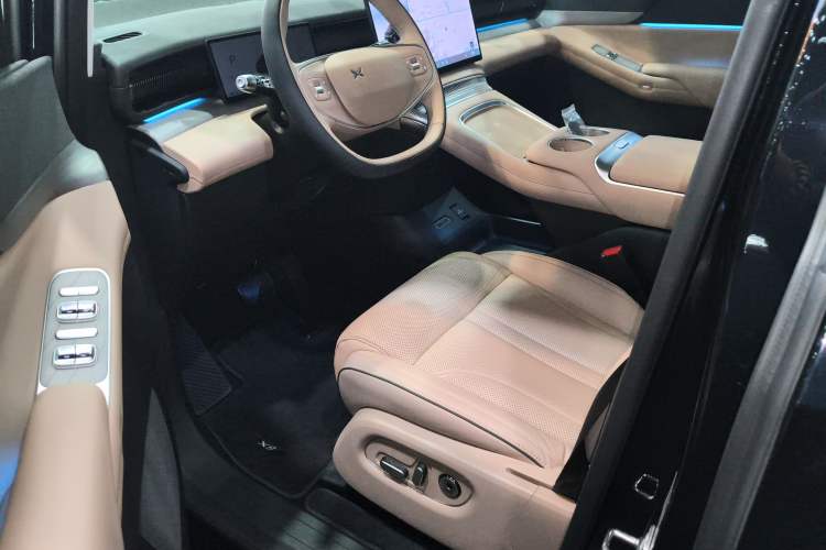 Used XPeng X9 2024 640 All-Wheel Drive High-Performance Max
