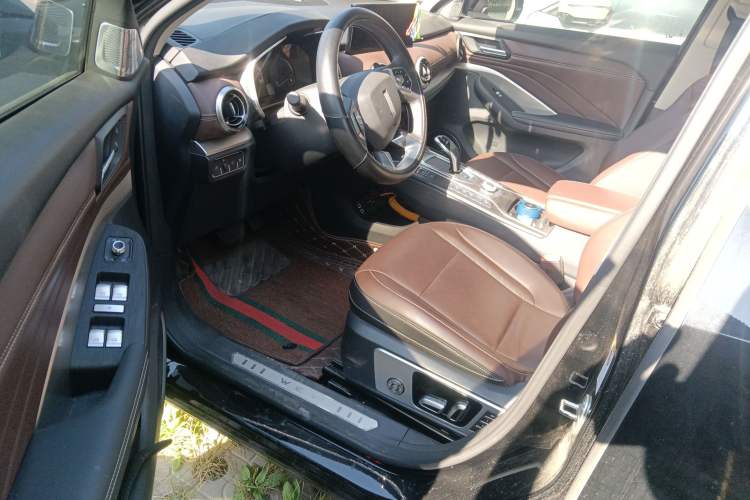 Used Wey VV6 2021 2.0T Two-Wheel Drive Smart Plus