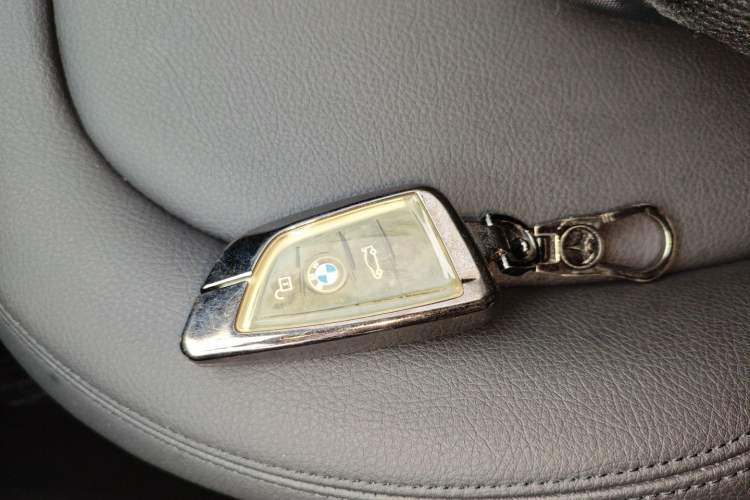 Used BMW X1 2016 sDrive18Li Premium Edition Vehicle Key