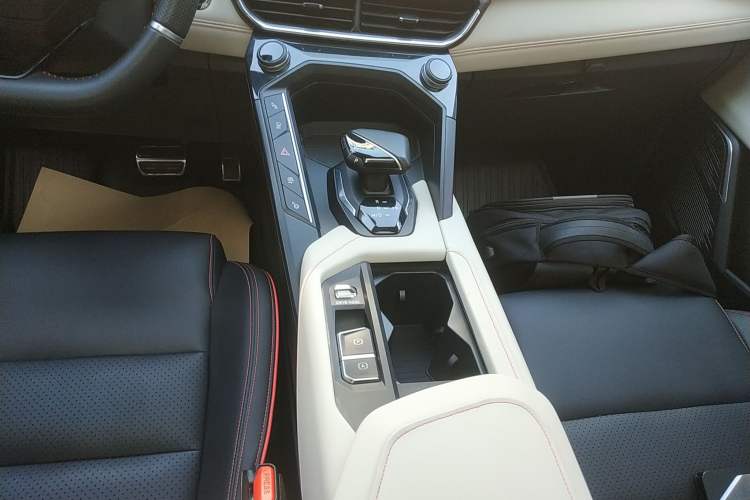 Used Lynk & Co 06 2020 1.5T YAO Halo Gear Lever