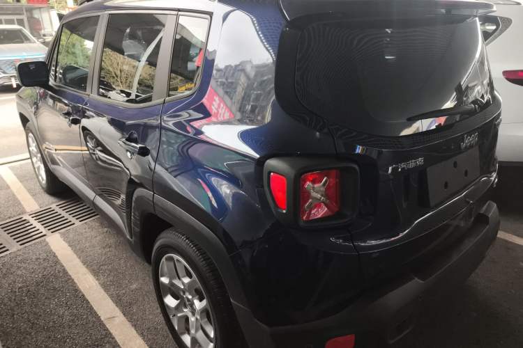 Used Jeep Renegade 2018 Connected Large Screen Version 180T Automatic High-Energy Edition