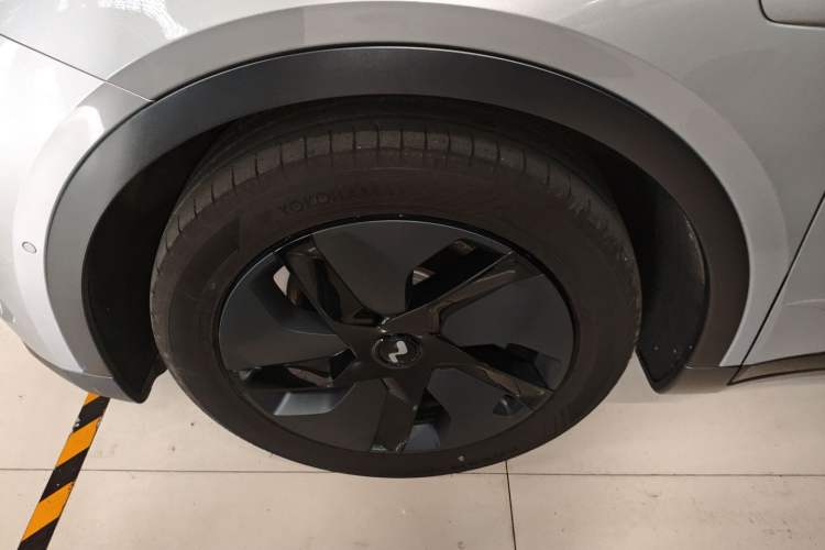 Used ONVO L60 2024 60 kWh Rear-Drive Version Exterior 1