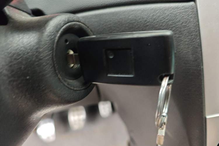 Used Peugeot 307 2012 1.6L Manual CROSS Vehicle Key