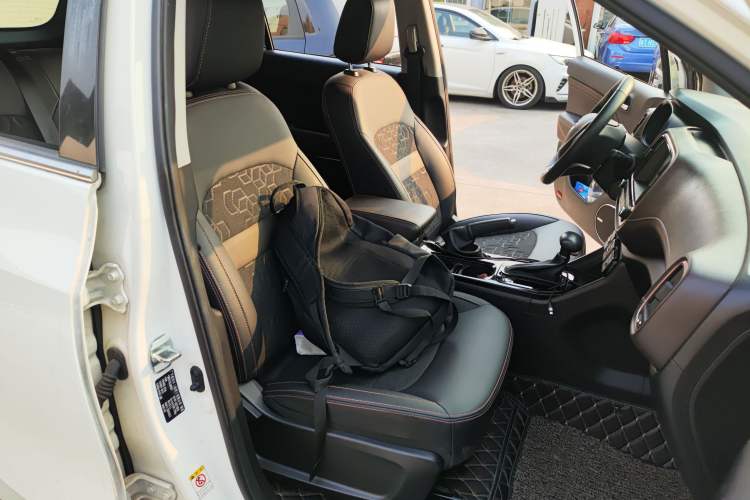 Used GAC Trumpchi GS3 2019 235T Automatic Elite Edition Right Front Seat