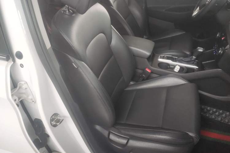 Used Hyundai Tucson 2018 1.6T Dual-Clutch Two-Wheel Drive 15th Anniversary Special Edition
