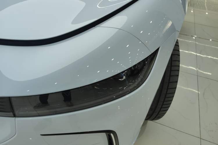 Used VOYAH PASSION 2023 Four-Wheel Drive Flagship Edition Left Front Headlight