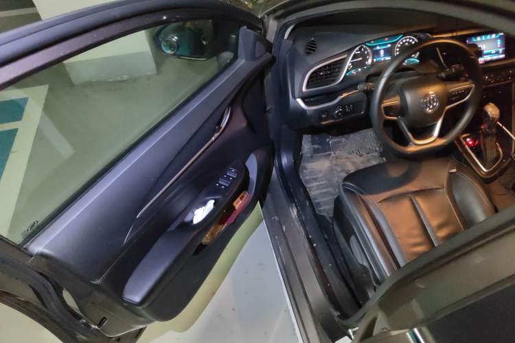 Used Buick GT 2015 15N Automatic Deluxe Edition