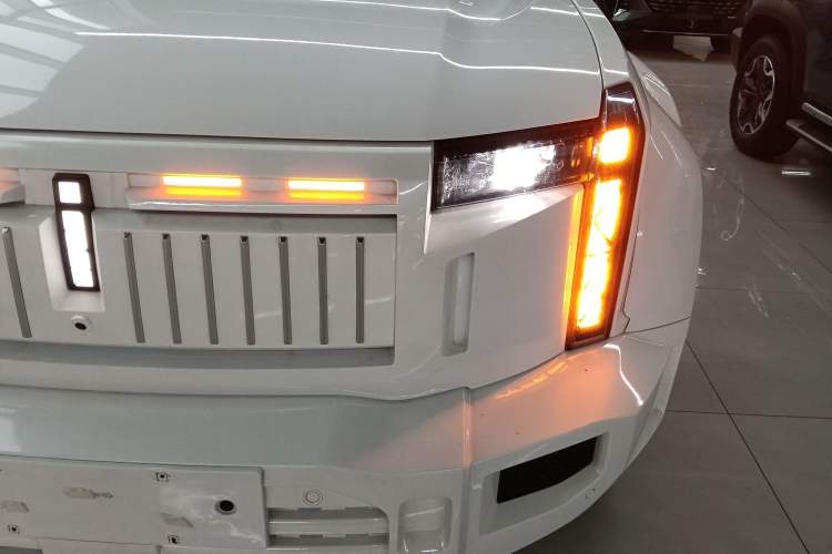 Used iCAR 03 2024 472km Four-Wheel Drive Long-Range Intelligent Advanced Version Left Front Headlight