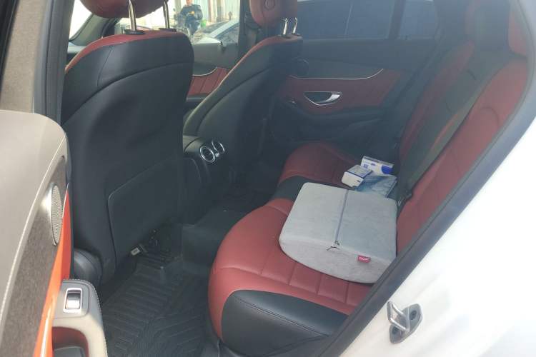 Used Mercedes-Benz GLC Coupe 2022 Refreshed GLC 300 4MATIC Coupe SUV Left Rear Seat