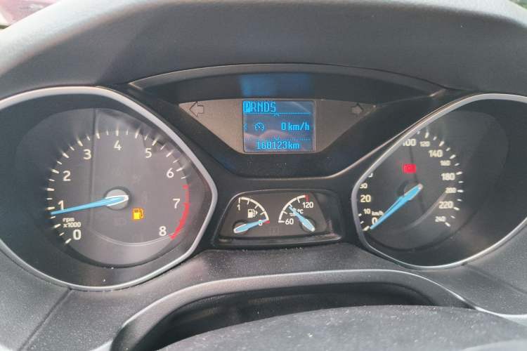 Used Ford Focus 2017 Sedan 1.6L Automatic Fashion Edition Smart Drive Version Odometer Close Up