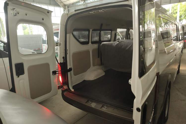 Used CHANGAN KUAYUE Xing V7 EV 2024 316 km Luxury Dual-Door Version 7 Seats Trunk