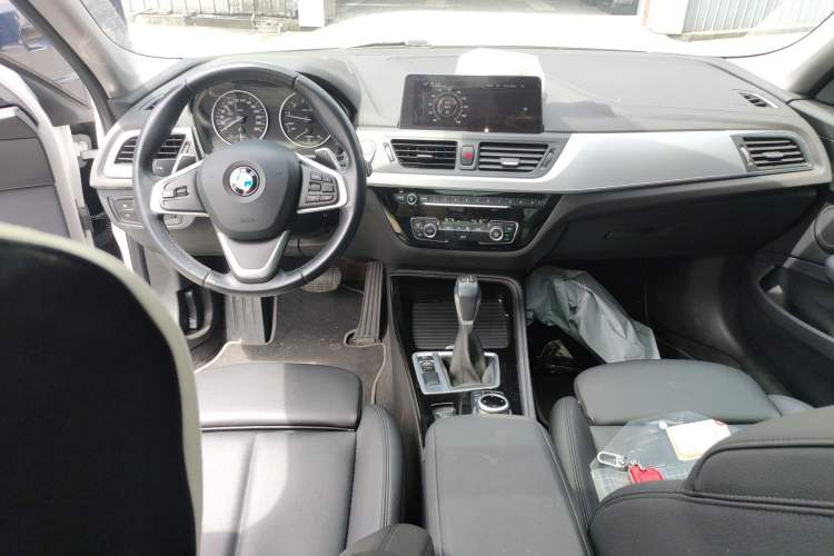 Used BMW 1 Series 2017 120i Design Package Model Center Console
