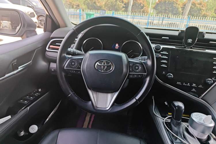 Used Toyota Camry 2018 Dual-Engine 2.5 HG Luxury Edition Steering Wheel