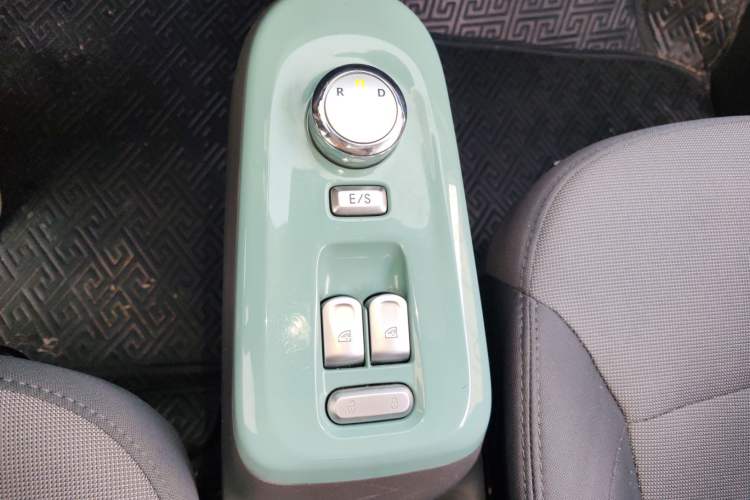 Used CHANGAN NEVO Lumin 2023 301km Honey Dew Edition
