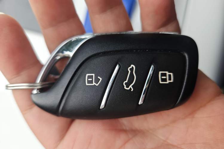 Used Roewe D7 2023 DMH 125km Superior Edition
