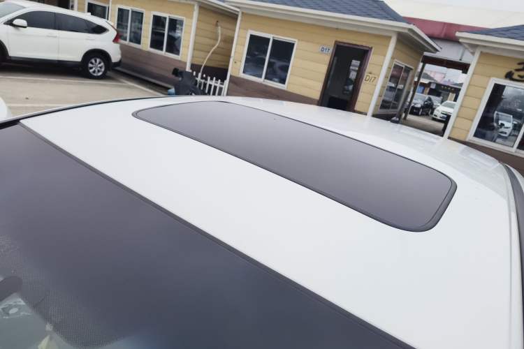 Used Honda Jade 2013 1.8L CVT Luxury Edition 5 seats Roof