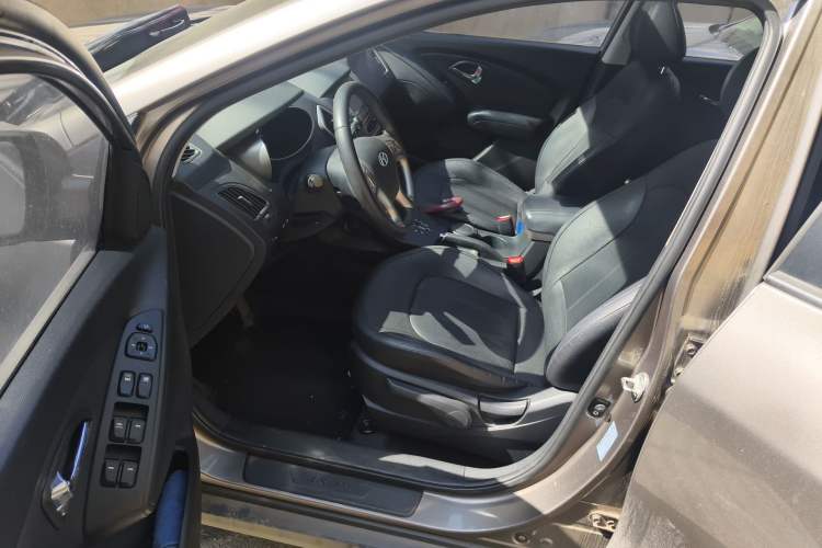 Used Hyundai ix35 2012 2.0L Automatic Two-Wheel Drive Elite Edition GLS Driver Seat