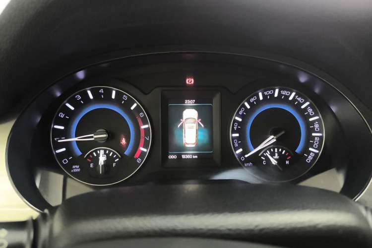 Used Haval H2 2018 Chuanxiang Edition 1.5T Manual Two-Wheel Drive Fashion Model China V Standard Instrument Cluster