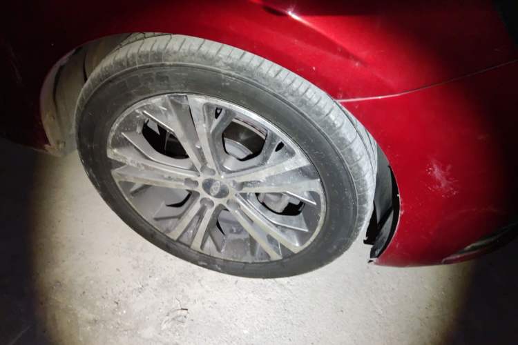 Used Chery Arrizo 5 2017 SPORT 1.5T Manual Luxury Edition Right Front Wheel Hub