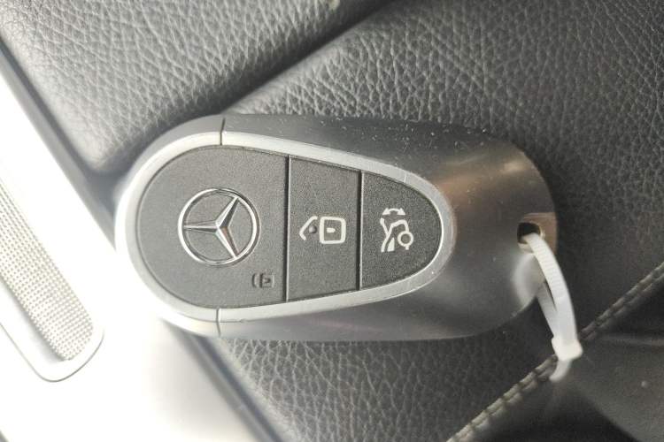 Used Mercedes-Benz C-Class 2023 C 200 L Sport Edition Vehicle Key