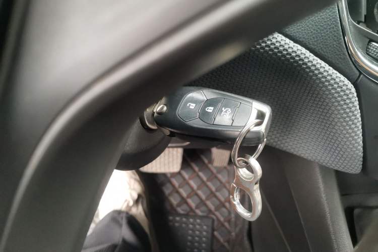 Used Chevrolet Cruze 2017 1.5L Automatic Pioneer Sunroof Edition Vehicle Key