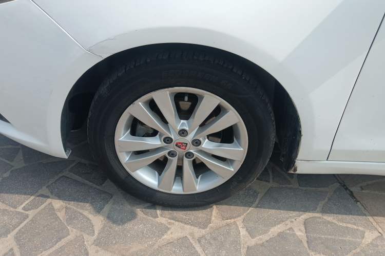 Used Roewe 360 2015 1.5L Automatic Luxury Edition
