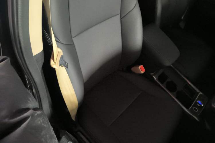 Used Honda CR-V 2015 2.0L two-wheel drive urban version