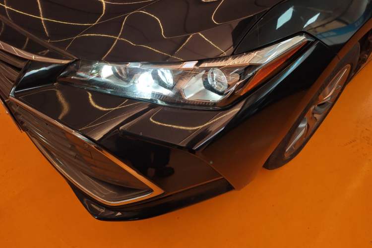 Used Toyota Avalon 2019 Dual-Engine 2.5L Luxury Edition China VI Standard
