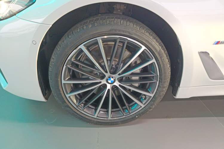 Used BMW 5 Series 2022 Second Facelift 530Li Leading Edition M Sport Package
