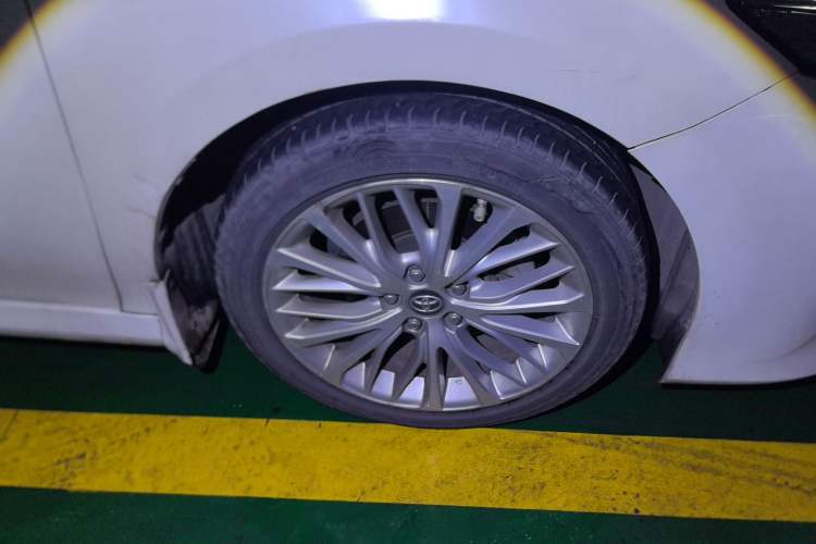 Used Toyota Camry 2018 2.5G Luxury Edition Right Front Wheel Hub