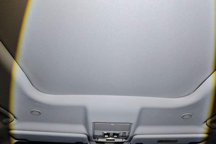 Used Land Rover Defender 2022 110 P400 X-DYNAMIC HSE Headliner