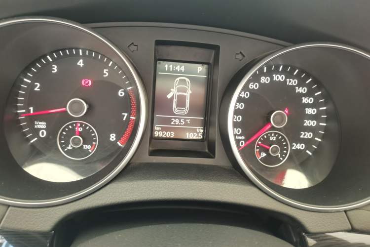 Used Volkswagen Golf 2012 1.4TSI Luxury Convertible Edition Instrument Cluster