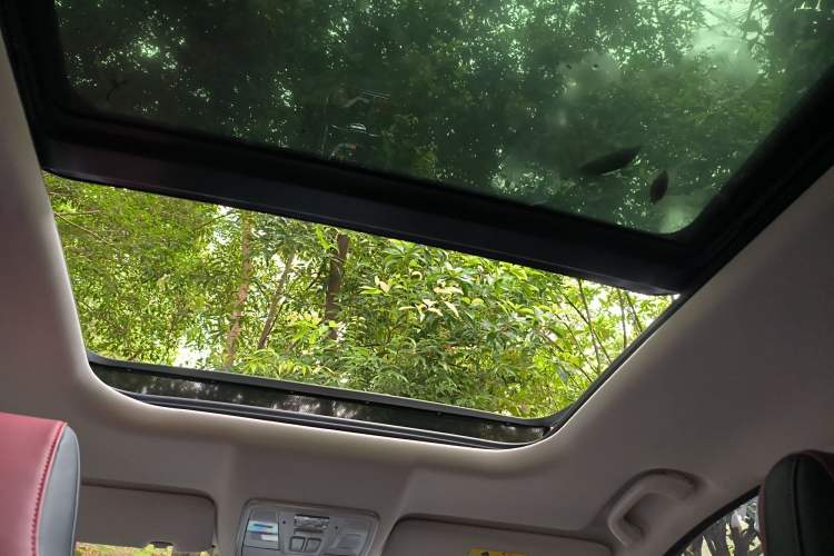 Used CHANGAN OSHAN X5 2022 Sport Edition 1.5T DCT Cyclone Assault Headliner