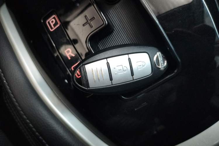 Used Nissan X-Trail 2015 2.0L CVT Comfort MAX Edition 2WD Interior 1