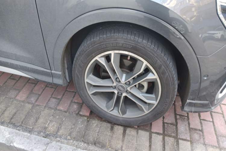 Used Audi Q3 2021 40 TFSI Fashion Dynamic Model