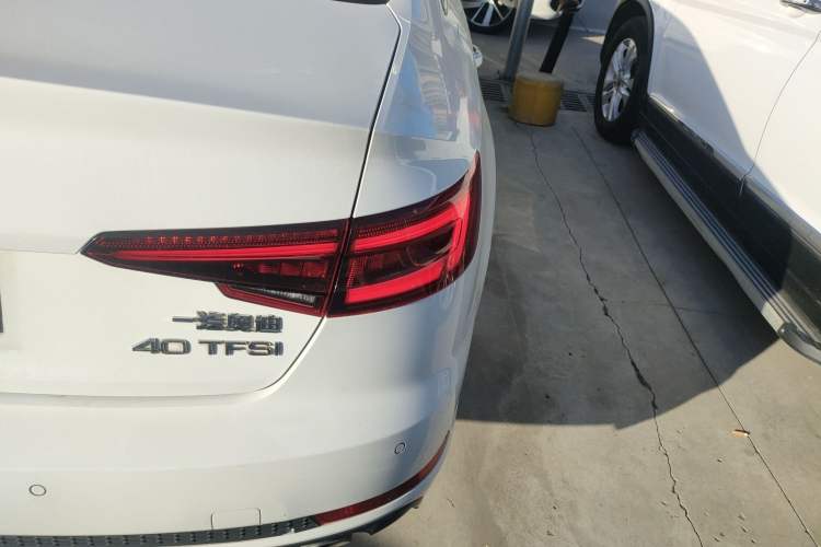 Used Audi A4L 2018 30th Anniversary Edition 40 TFSI Fashion Model
