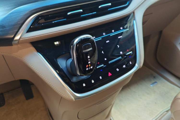 Used Buick GL8 2020 ES Land Cruiser 653T Luxury Model Gear Lever