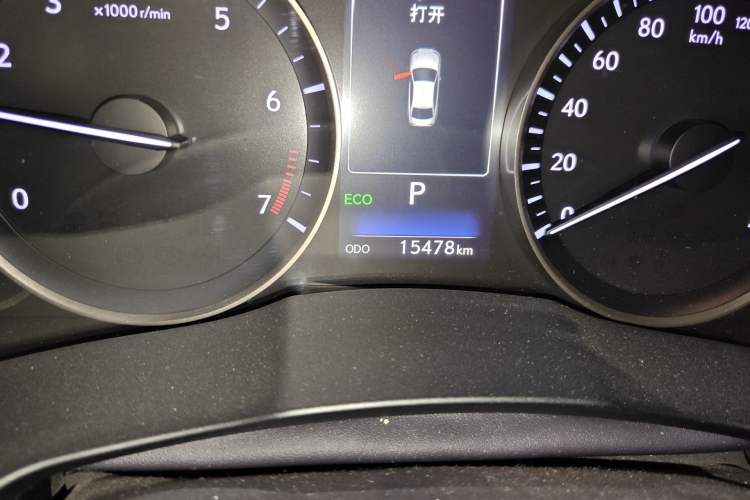 Used Lexus ES 2015 200 Elite Edition Odometer Close Up