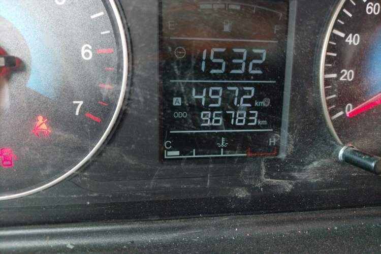 Used Dongfeng Fengon 370 2016 1.5L Manual Standard Edition SFG15-05 7 Seats
